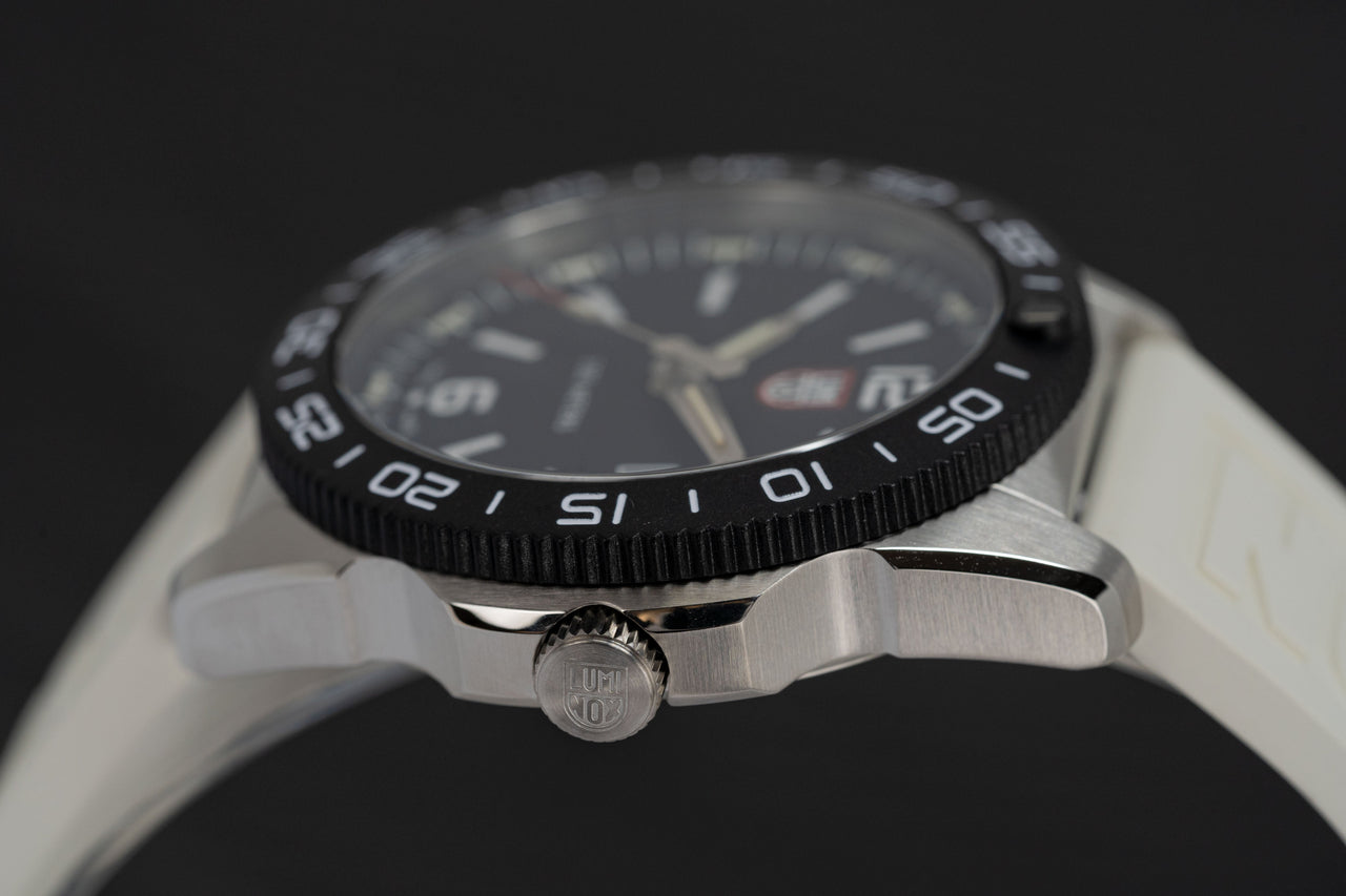 Luminox Men's Watch Pacific Diver 3120 Series White XS.3121.WF
